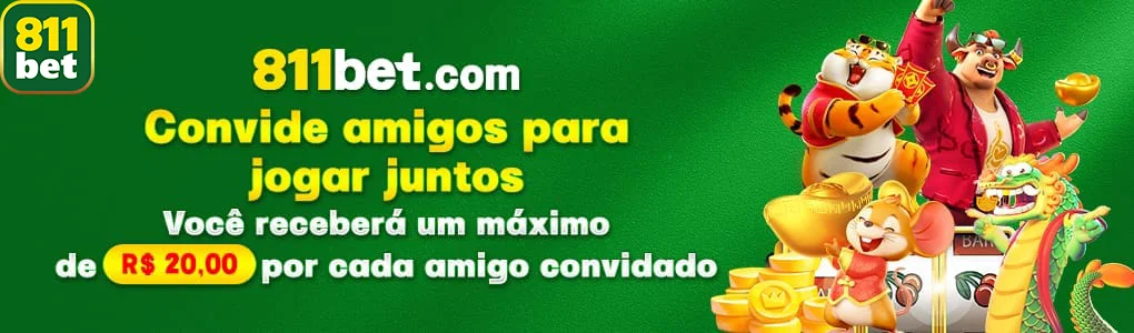 Usuário jogando em smartphone, acessando 811bet